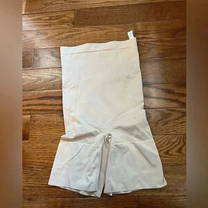 Spanx Women's Beige High Waisted Shapewear Shorts Sz M